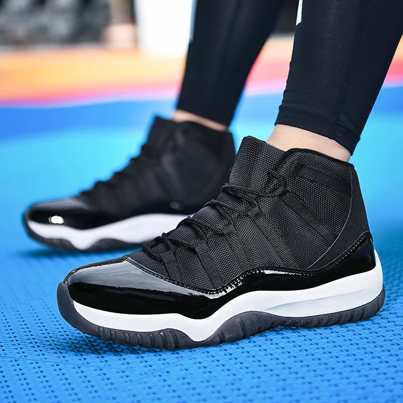 New men's high top basketball shoes, Oversized road running shoes, Outdoor sports hiking shoes, Anti slip safety shoes